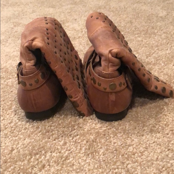 đź”´SOLDđź”´Aldo Studded Boots - Picture 4 of 4